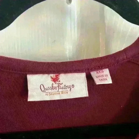 Quacker Factory Blouse XXS Burgundy Rhinestone Neckline Casual 100% Cotton - Picture 6 of 10
